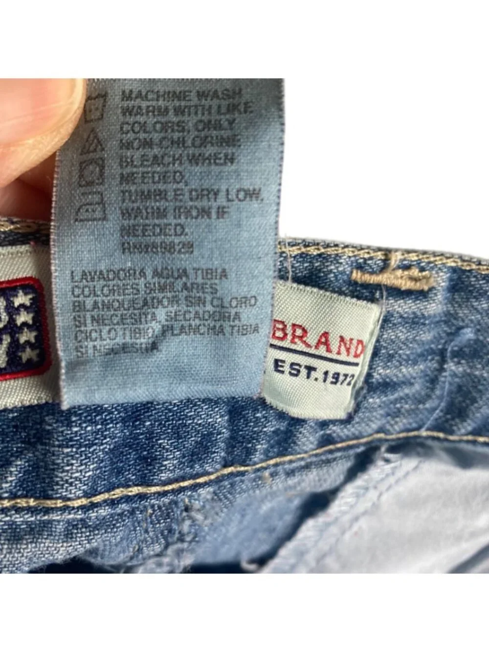 Vintage 90s Faded Glory Denim Shorts Womens 16 High Waisted Pleated 35" Waist - Picture 5 of 10